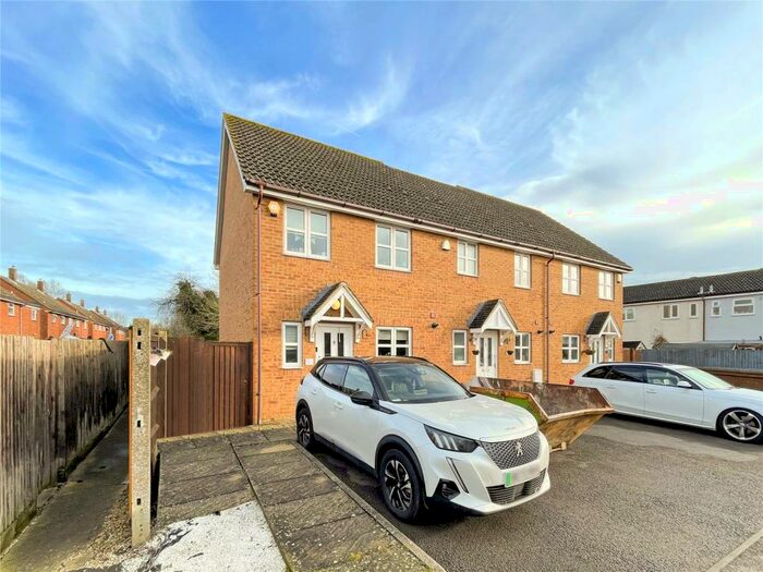 3 Bedroom End Of Terrace House To Rent In Chestnut Row, Ambrosden, Bicester, OX25