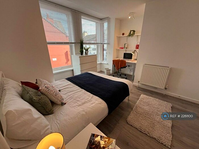 8 Bedroom End Of Terrace House To Rent In Nicander Road, Liverpool, L18