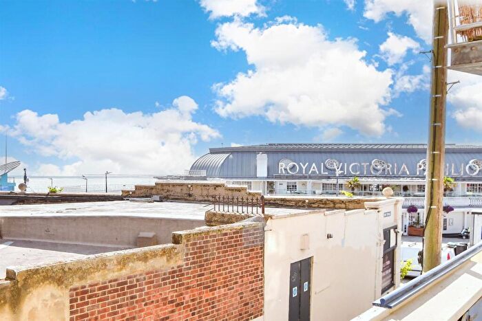 2 Bedroom Flat For Sale In Kent Terrace, Ramsgate, Kent, CT11