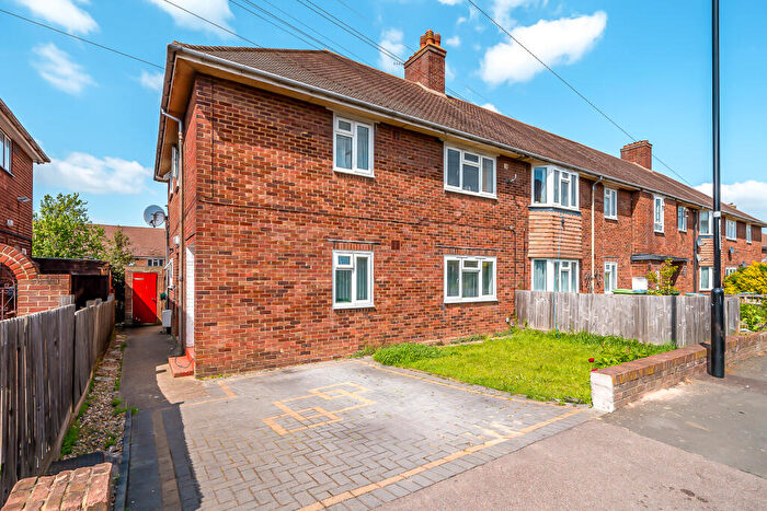 2 Bedroom Maisonette For Sale In Lambarde Avenue, Mottingham, SE9