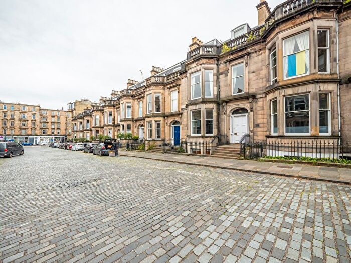 4 Bedroom Flat To Rent In Coates Gardens, Edinburgh, Midlothian, EH12