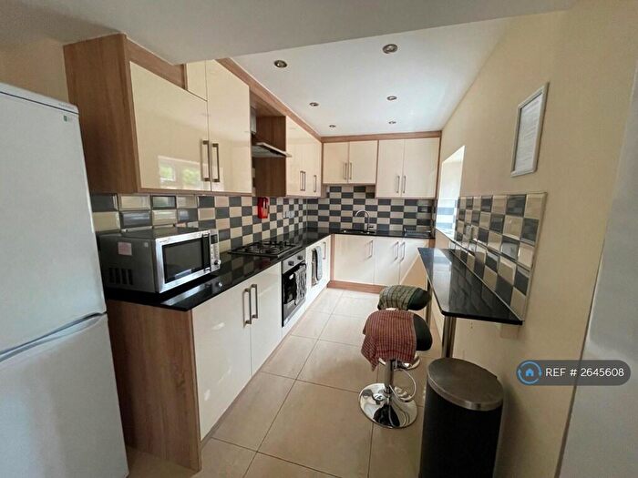 6 Bedroom Terraced House To Rent In De Beauvoir Road, Reading, RG1