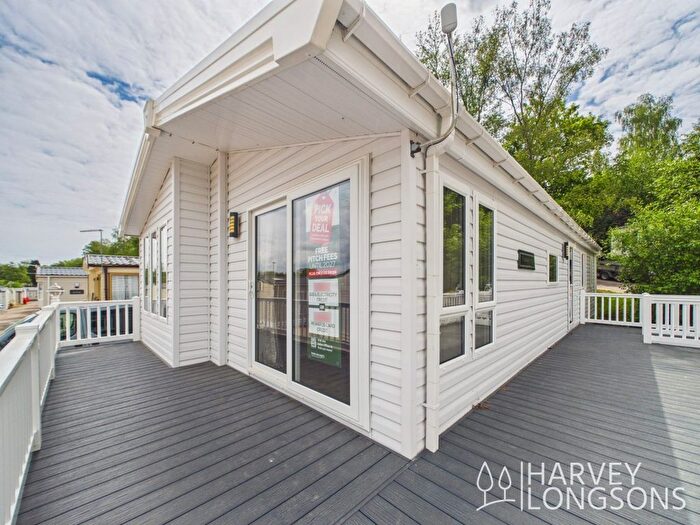 2 Bedroom Park Home For Sale In Ivyhouse Lane, Hastings, TN35