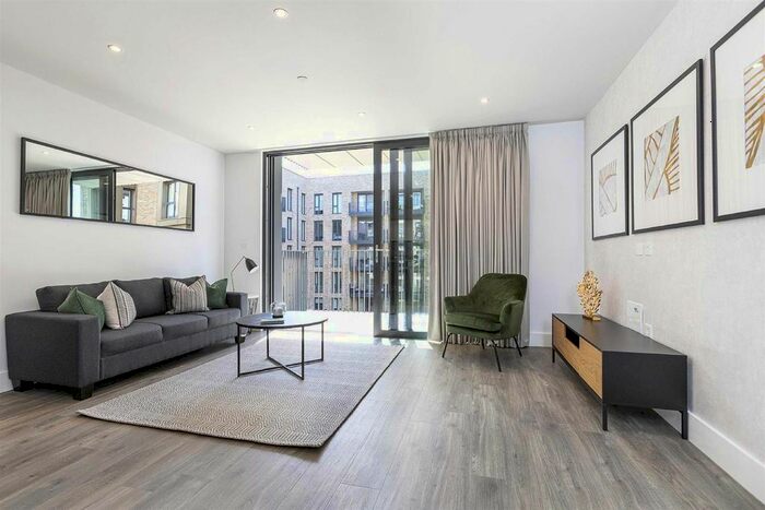 2 Bedroom Flat To Rent In Charter Square, High Road, Staines-Upon-Thames, TW18