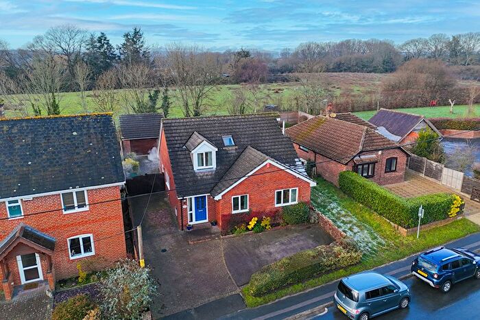 4 Bedroom Chalet For Sale In Winsor Road, Winsor, Southampton, SO40