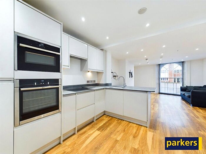 2 Bedroom Apartment To Rent In Queens Road, Reading, RG1