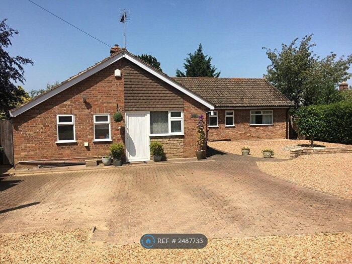 3 Bedroom Bungalow To Rent In Second Drift, Stamford, PE9