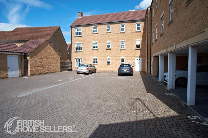 2 Bedroom Apartment For Sale In Nuthatch Road, Calne, Wiltshire, SN11