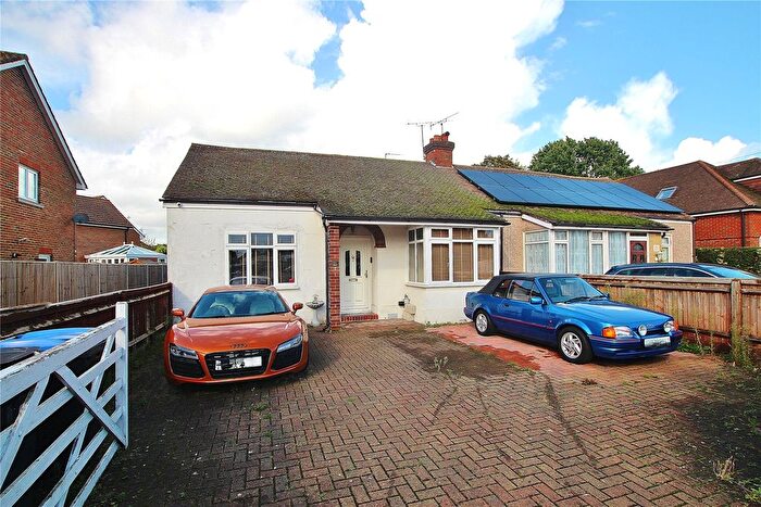 2 Bedroom Bungalow For Sale In Knaphill, Woking, Surrey, GU21