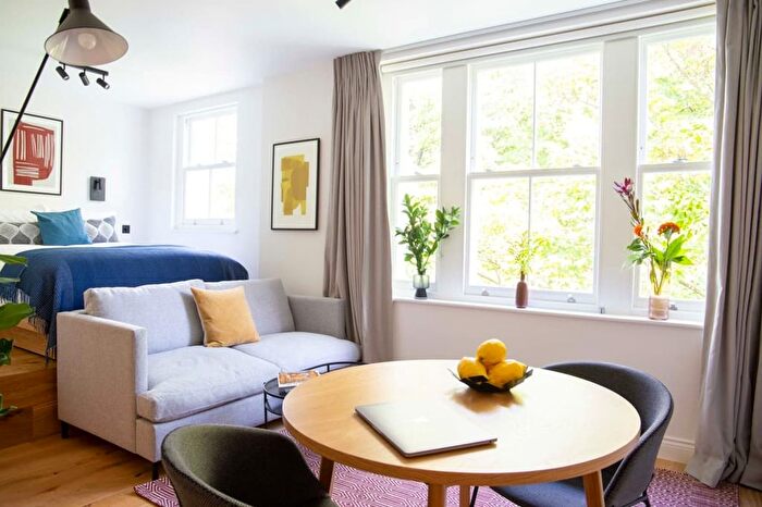 1 Bedroom Flat To Rent In Flat, Coleherne Road, London, Uk, London, SW10