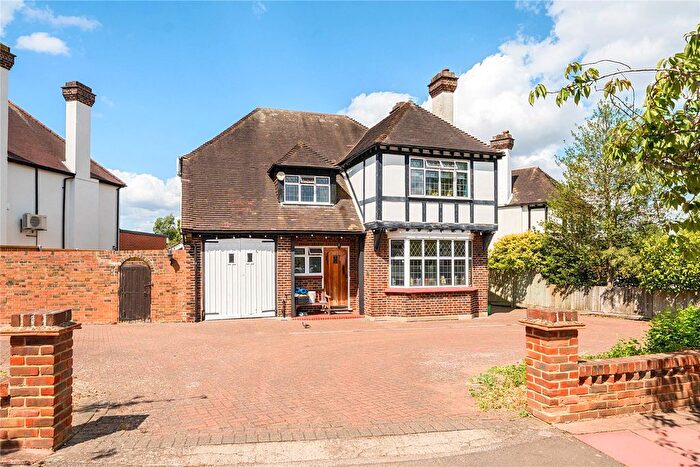 4 Bedroom Detached House For Sale In Uplands, Beckenham, BR3