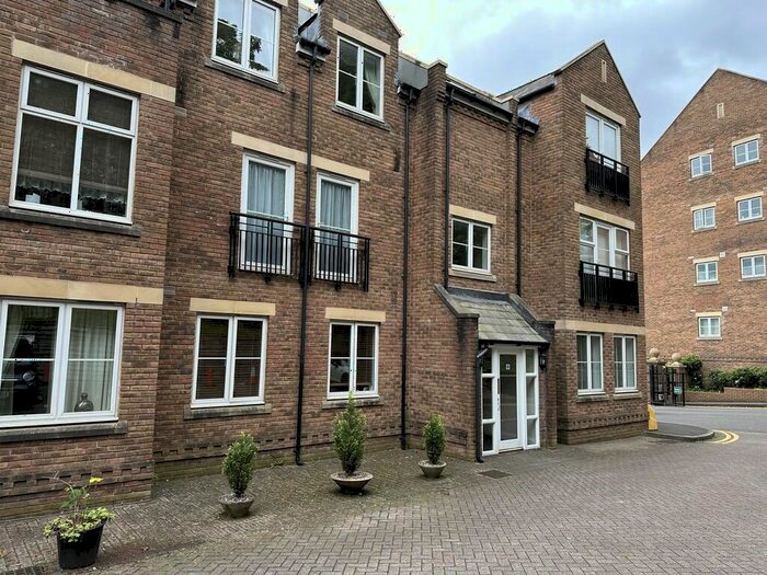 2 Bedroom Apartment To Rent In Caversham Place, Sutton Coldfield, B73