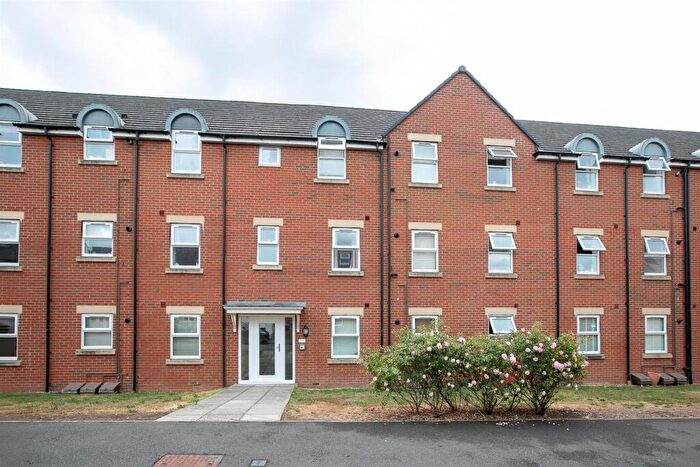 2 Bedroom Flat For Sale In Cloatley Crescent, Royal Wootton Bassett, SN4