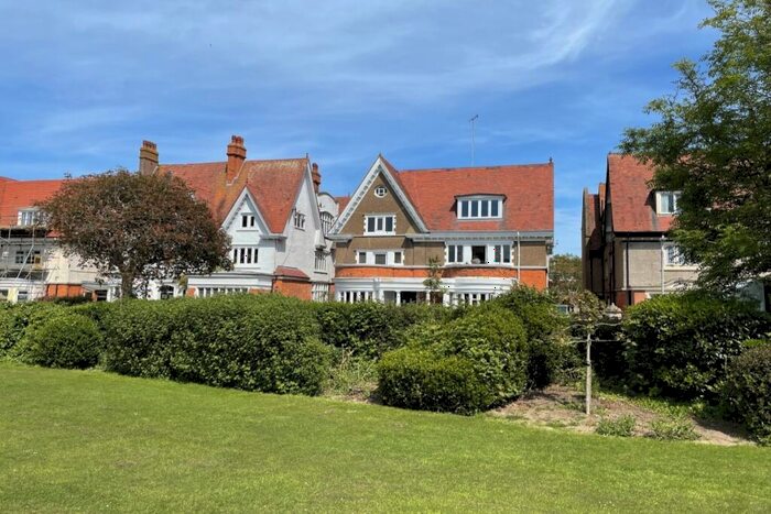 2 Bedroom Apartment To Rent In Grimston Gardens, Folkestone, Kent, CT20