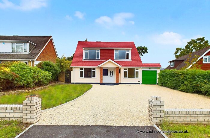 3 Bedroom Detached House To Rent In Ambleside Road, Lightwater, GU18