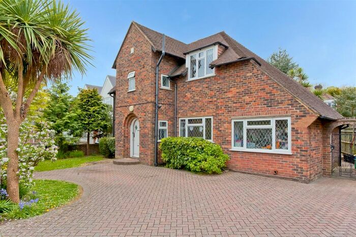 4 Bedroom Detached House To Rent In Brangwyn Way, Patcham, Brighton, BN1