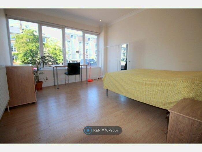 5 Bedroom Flat To Rent In Camden Road, London, NW1