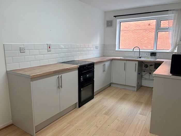 3 Bedroom Property To Rent In Summercroft, Oldham, OL9