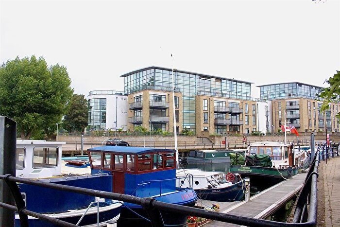 2 Bedroom Flat To Rent In Ferry Lane, Brentford, TW8
