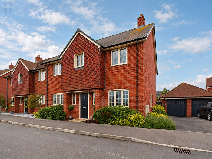 4 Bedroom Detached House For Sale In Brandon Close, Aston Clinton, HP22