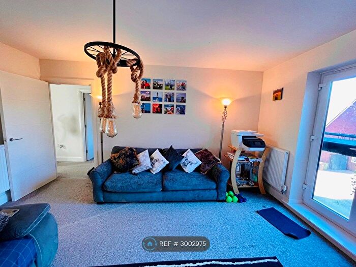 2 Bedroom Flat To Rent In Cadet Drive, Shirley, Solihull, B90