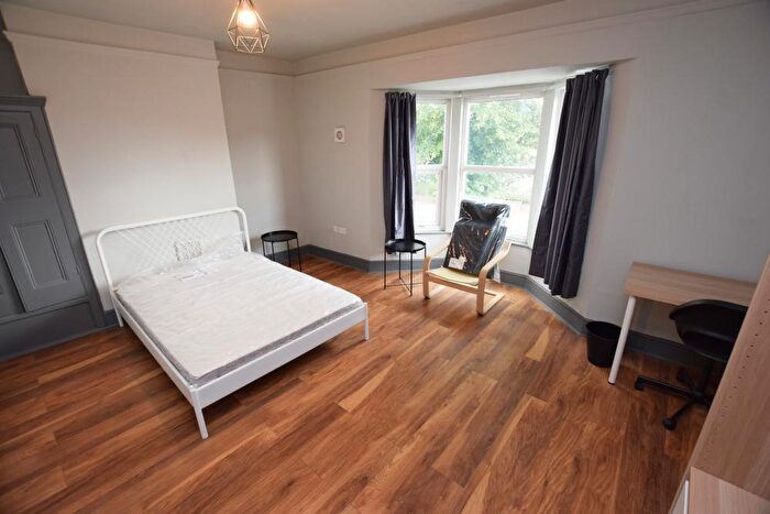 6 Bedroom Terraced House To Rent In Victoria Promenade, Northampton, NN1