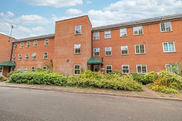 2 Bedroom Flat For Sale In Chapel Road, Hothfield, Ashford, Kent, TN25