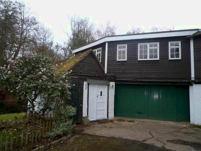 2 Bedroom Flat To Rent In Hosey Common Road, Westerham TN16