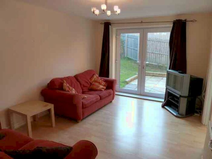 2 Bedroom Terraced House To Rent In Beeches Hollow, Sheffield, S2