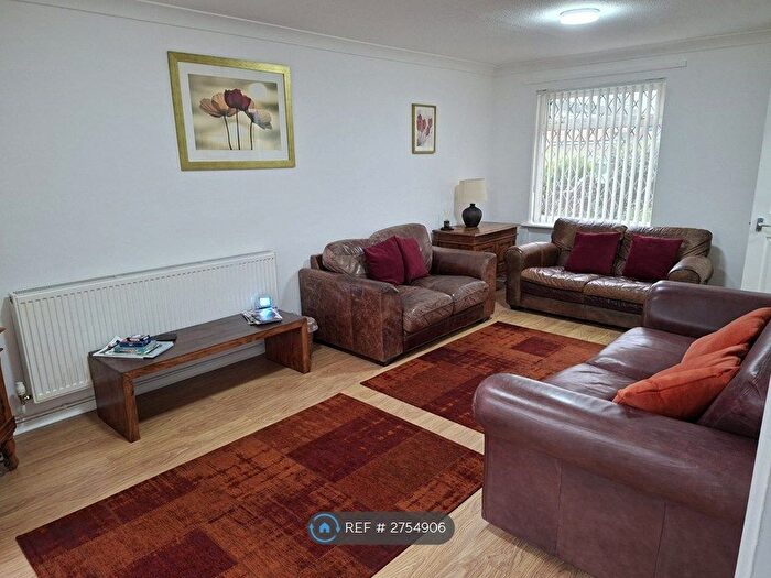 3 Bedroom Terraced House To Rent In Box Road, Birmingham, B37