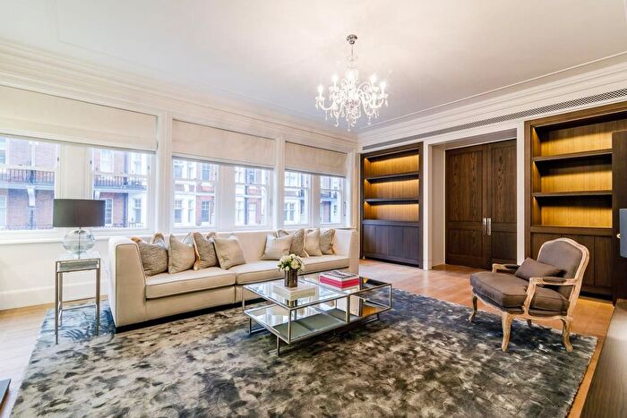 3 Bedroom Flat To Rent In Duke Street, London, W1K