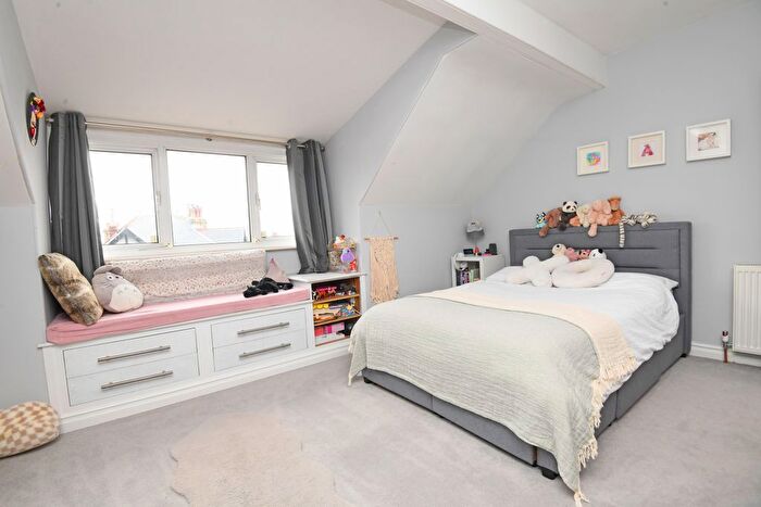 5 Bedroom End Of Terrace House For Sale In Kings Road, Harrogate, HG1