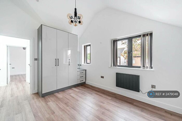 2 Bedroom Flat To Rent In Eton Avenue, Wembley, HA0