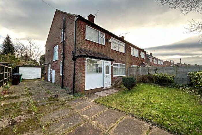 4 Bedroom Semi-Detached House To Rent In Wendover Road, Manchester, M23