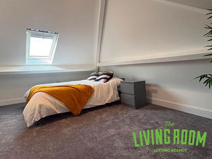 2 Bedroom Maisonette To Rent In Moy Road, Roath, Cardiff, CF24