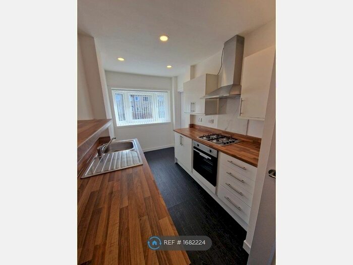 2 Bedroom Flat To Rent In Denmilne Street, Glasgow, G34