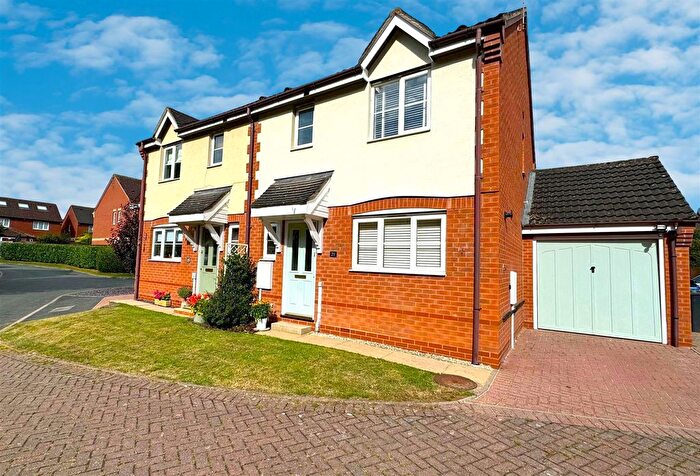 3 Bedroom Semi-Detached House For Sale In Towneley, Worcester, WR4