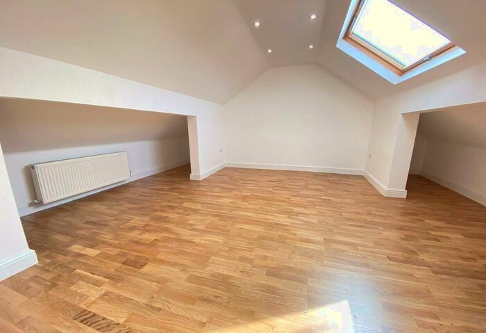 3 Bedroom Apartment To Rent In Kenton Lane, Harrow, HA3