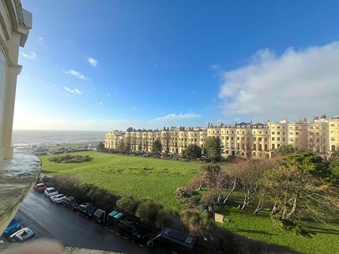 2 Bedroom Flat To Rent In Brunswick Square, Hove, BN3