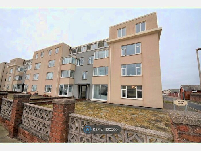 2 Bedroom Flat To Rent In Crescent Court, Blackpool, FY4