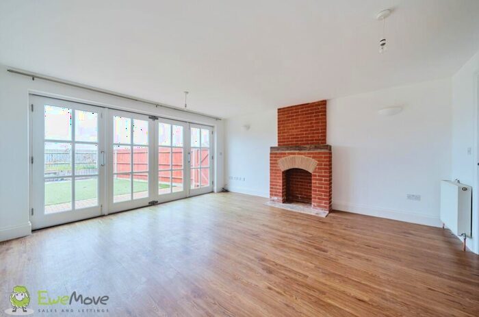 3 Bedroom Detached House For Sale In Manor View Brimpton Road, Brimpton, Reading, Berkshire, RG7