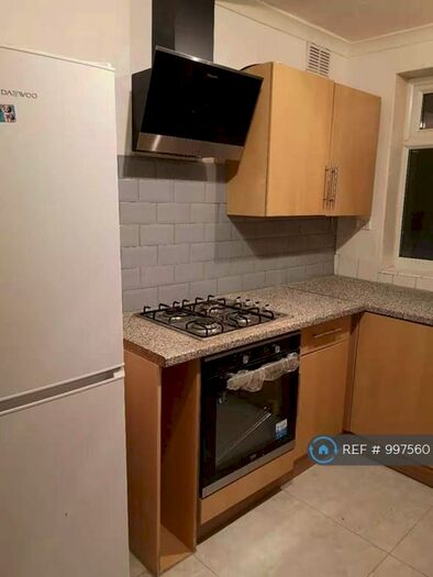 3 Bedroom Semi-Detached House To Rent In Davidson Road, Croydon, CR0