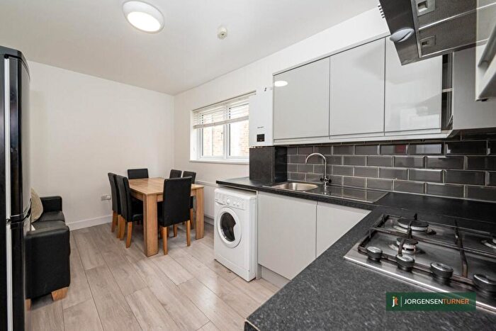 3 Bedroom Flat To Rent In Malvern Road, London, NW6