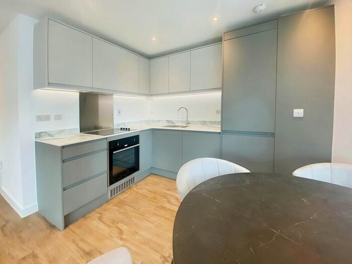 2 Bedroom Apartment To Rent In Phoenix, Saxton Lane, LS9