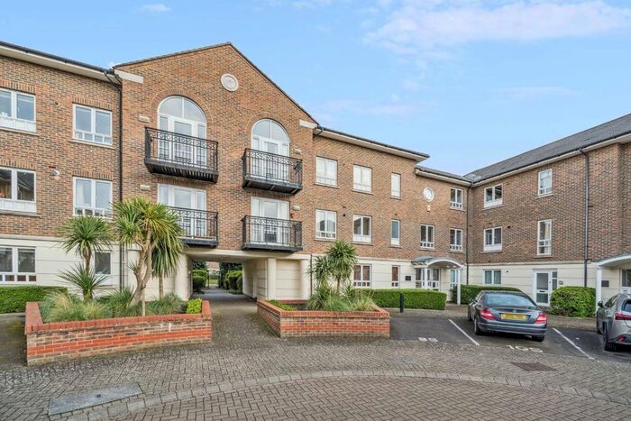 1 Bedroom Flat To Rent In May Bate Avenue, Kingston Upon Thames, KT2