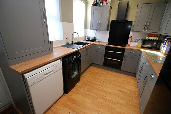 5 Bedroom Private Hall To Rent In Wyresdale Road, Lancaster, LA1