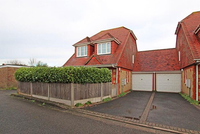 3 Bedroom Semi-Detached House To Rent In The Peacheries, Chichester, PO19