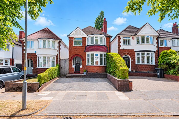 3 Bedroom Detached House For Sale In Trevanie Avenue, Quinton, Birmingham, B32