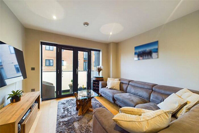 2 Bedroom Apartment For Sale In Weldale Street, Reading, Berkshire, RG1
