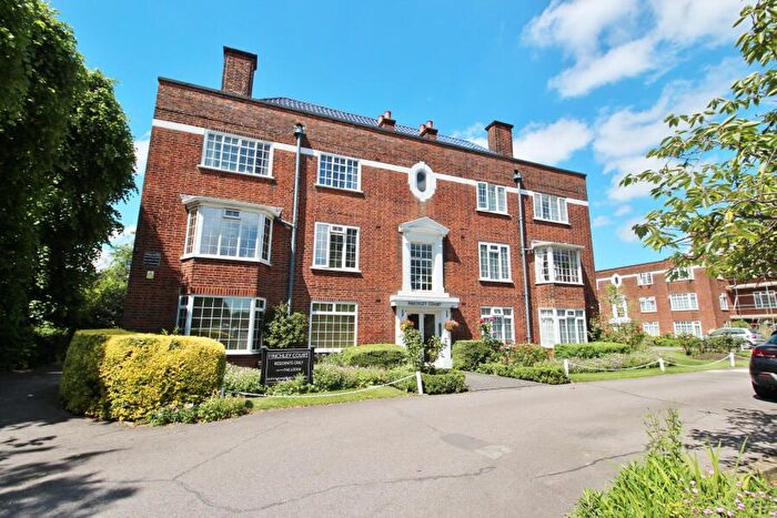 3 Bedroom Flat To Rent In Ballards Lane, Finchley, N3